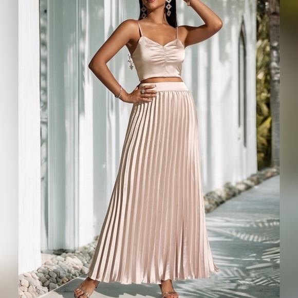 Solid Ruched Cami Top & Pleated Skirt For Dinner Party - Picture 4 of 6